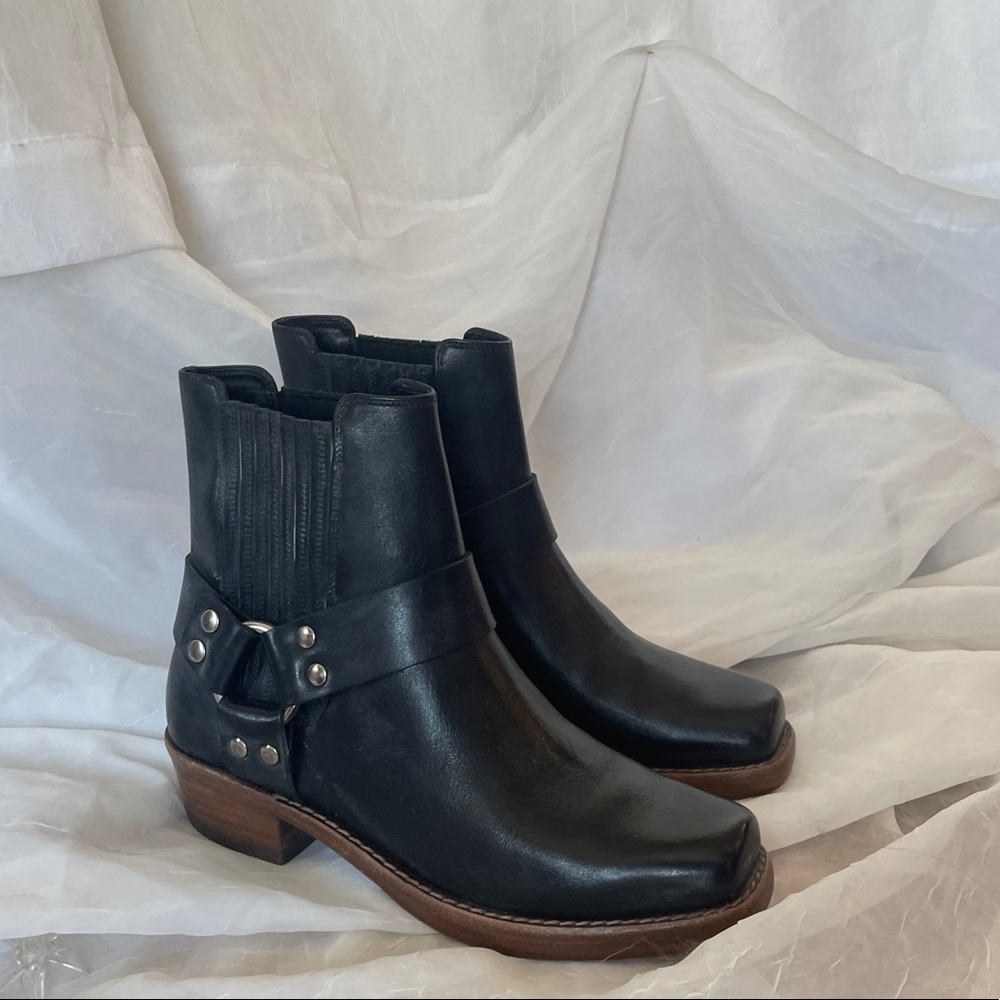 RE/Done  cavalry black leather ankle boots